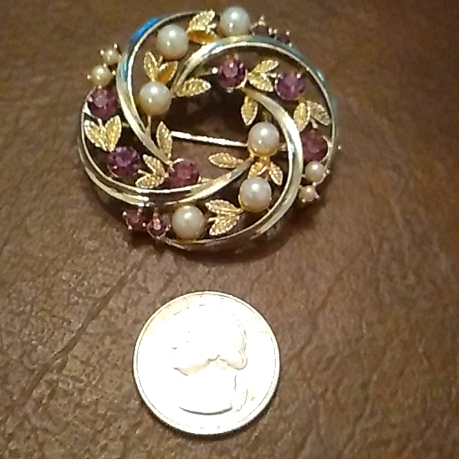 Lisner Vintage Brooch